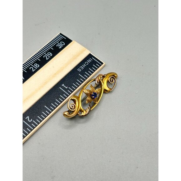 Antique 9kt 375 Gold Floral Brooch with Blue Gemstone Accent Bar Pin - Picture 8 of 9
